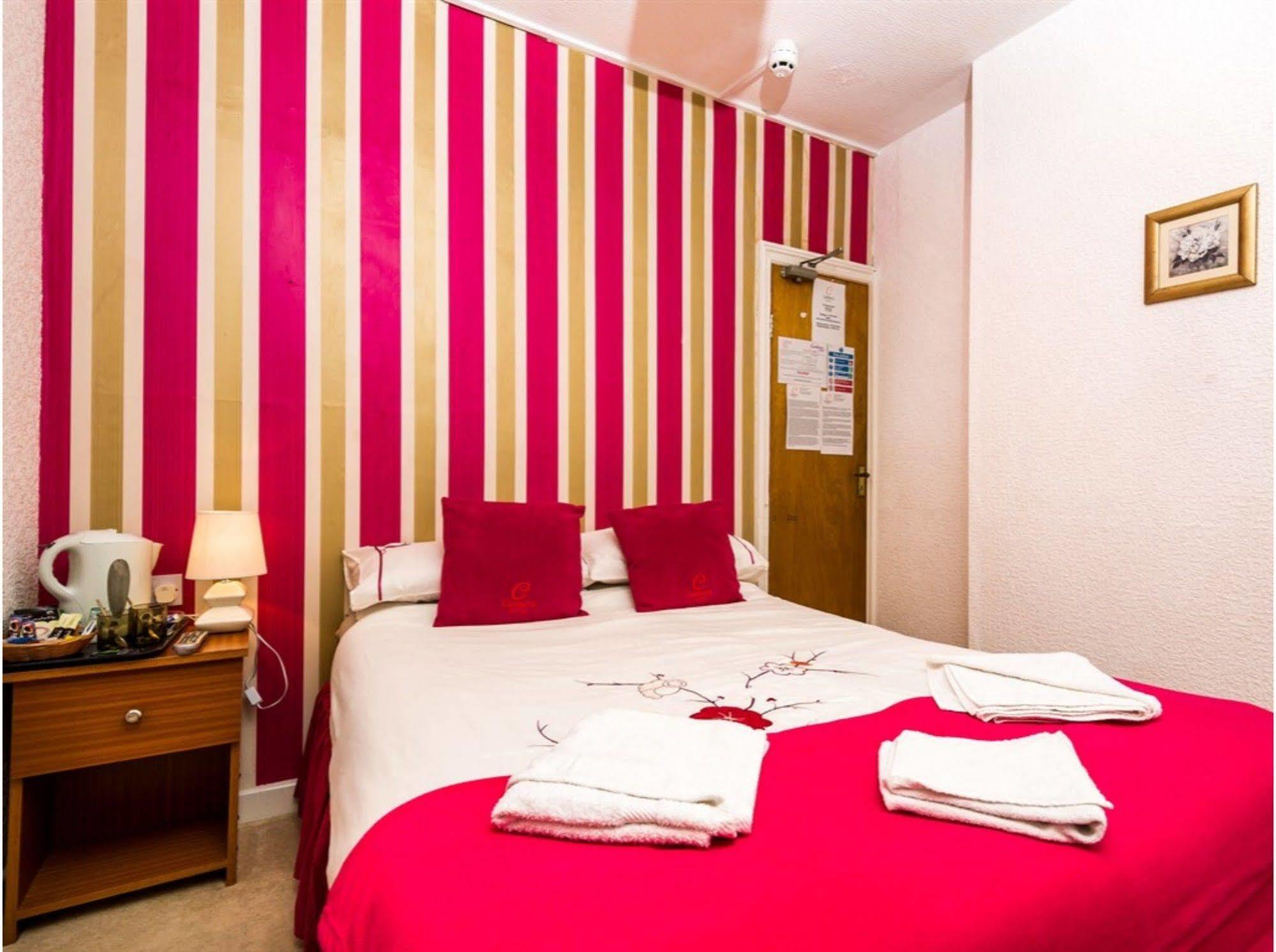 Uk Travel & Hospitality Ltd Ta Canberra 3* Blackpool