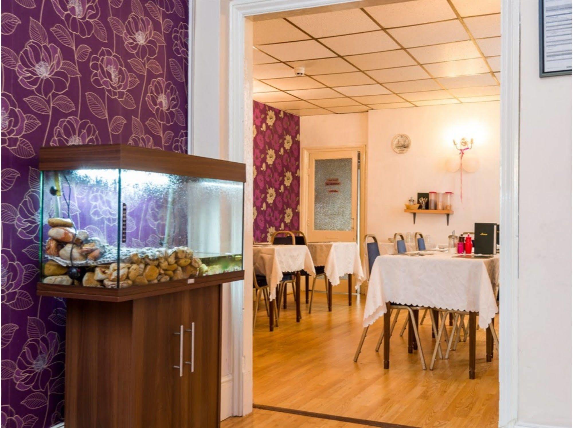 Uk Travel & Hospitality Ltd Ta Canberra 3*