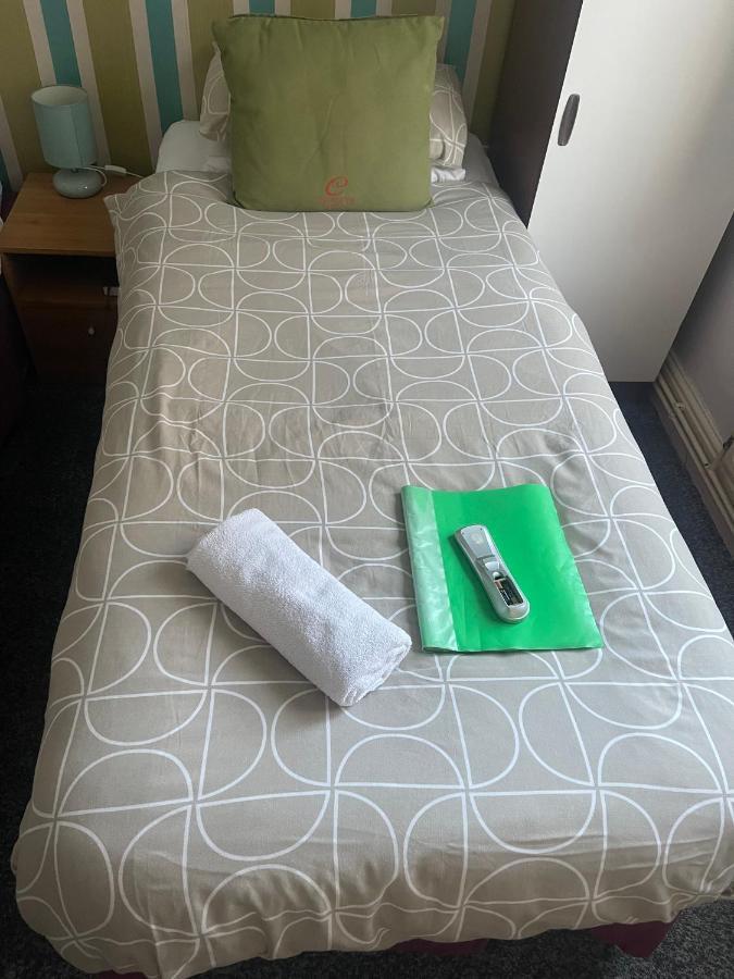 Uk Travel & Hospitality Ltd Ta Canberra Hotel 3*