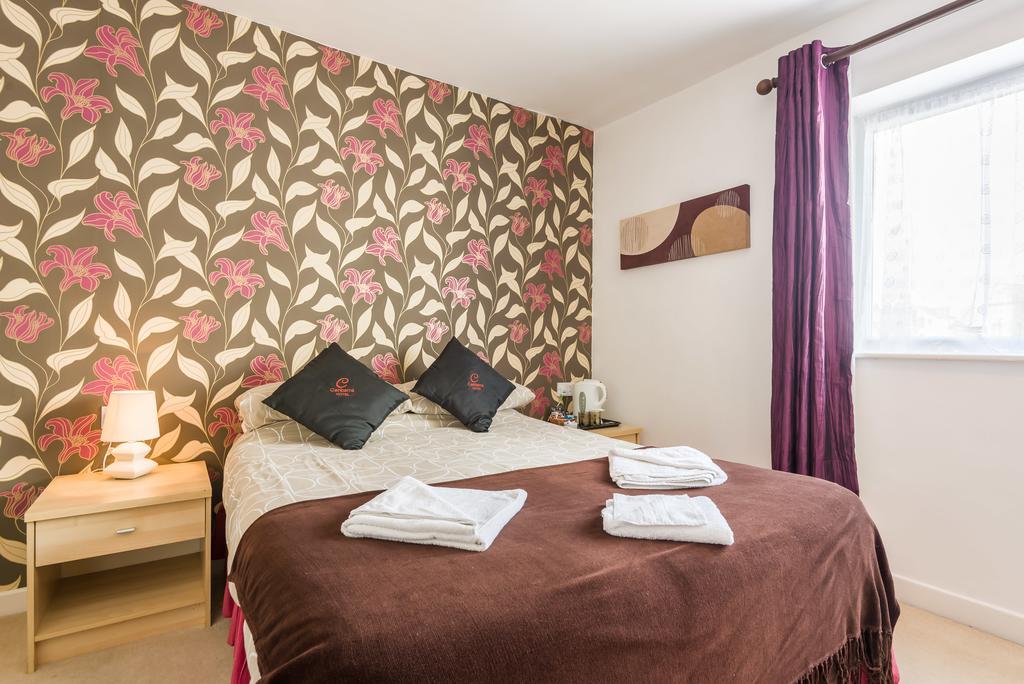 Hotel Uk Travel & Hospitality Ltd Ta Canberra