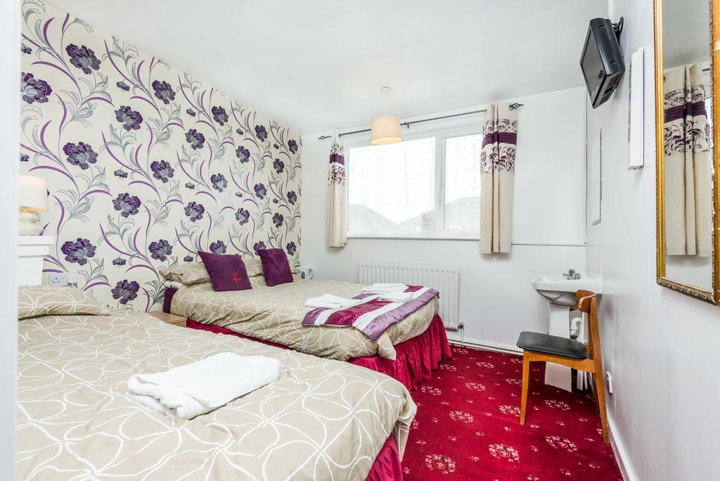 Uk Travel & Hospitality Ltd Ta Canberra