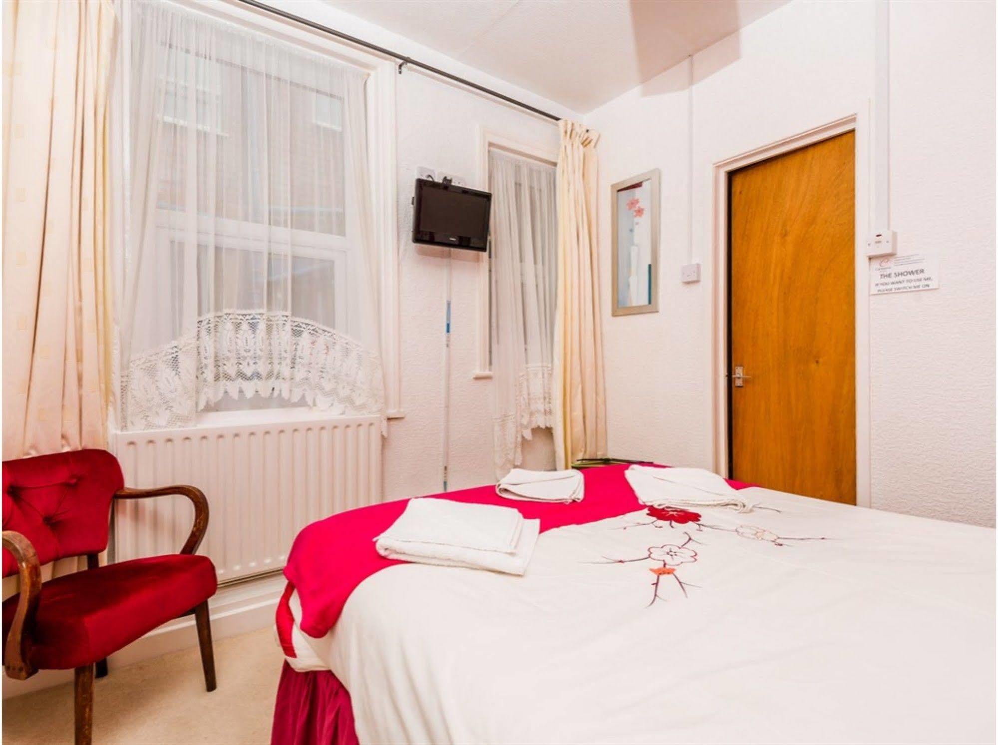 Uk Travel & Hospitality Ltd Ta Canberra